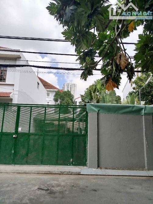 Bán Đất Mặt Tiền Quốc Hương  P.Thảo Điền, Quận 2 – DT 10x40m – Xây Hầm + 7tâng giá 85 tỷ