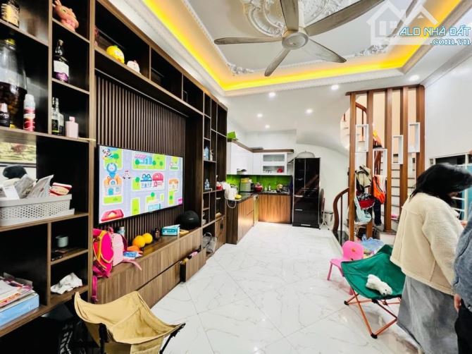 Bán Nhà! Phạm Văn Đồng-Nhà Đẹp-2 Thoáng-Gần Oto-Full Nội Thất-35m 5 Tầng Mt4,5m Nhỉnh 7 Tỷ