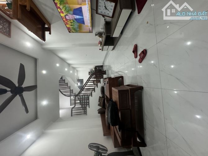 BÁN NHÀ MIÊU NHA - TÂY MỖ - Ô TÔ ĐỖ GẦN - FULL NỘI THẤT - 6 NGỦ - 40M X 5 TẦNG - GIÁ 6,4 T