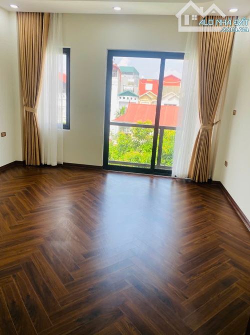 BÁN NHÀ PHỐ TRẠM 40M2, 6 TẦNG, THANG MÁY, 8.X TỶ, Ô TÔ, KINH DOANH