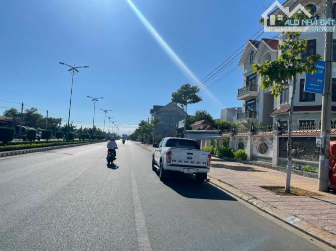 Bán 200m2 đường Hùng Vương - Ngay cơm nêu Cao Phát, Tp Phan Thiết