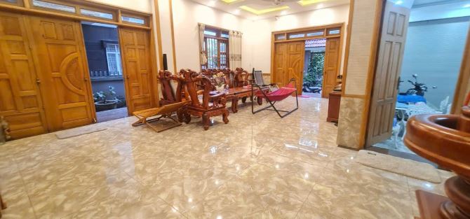 Bán biệt thự xịn xò thành phố biên hòa  + diện tích đất: 15x20  + hiện trạng 1 trệt 2 lầu