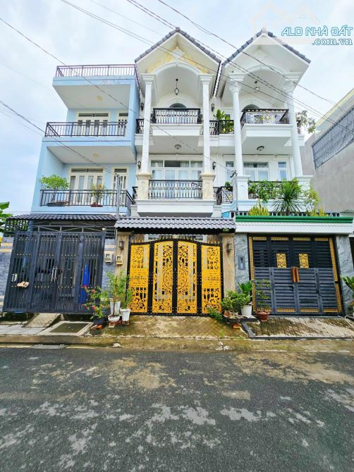 BÁN NHÀ PHỐ 4 TẦNG, ĐƯỜNG Ô TÔ 8M, GẦN CHỢ LONG TRƯỜNG – CHỈ 5 TỶ