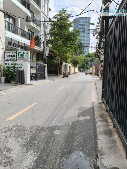 Cần bán gấp mảnh đất 175m² Mặt Tiền 14m² siêu Vip Mặt Phố P. Quảng An, Tây Hồ.