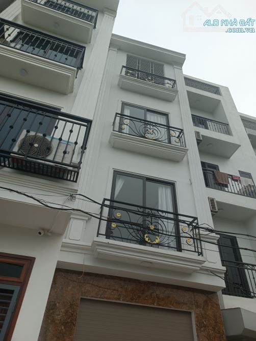 Bán nhà Liên Mạc, Bắc Từ Liêm, 46m2, 5 tầng, mặt tiền 4.8m, giá 5.9 tỷ