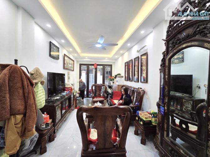 Cống Vị, lõi Ba Đình - Nhà chất - 6 tầng thang máy- Gần ô tô - 35m - Nhỉnh 10 tỷ