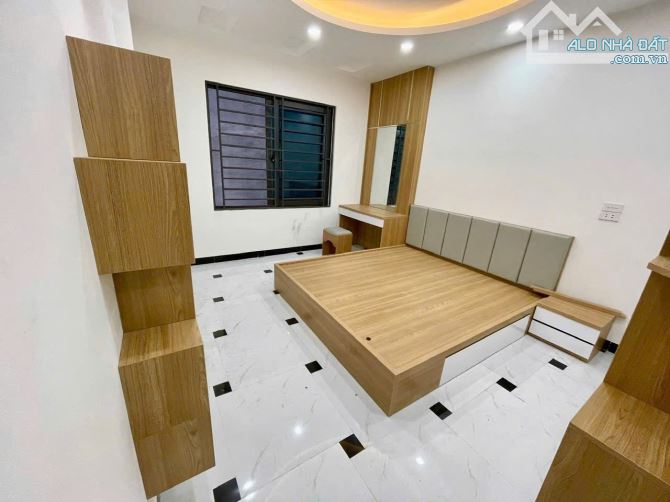 Bán nhà Liên Mạc, Bắc Từ Liêm, 46m2, 5 tầng, mặt tiền 4.8m, giá 5.9 tỷ