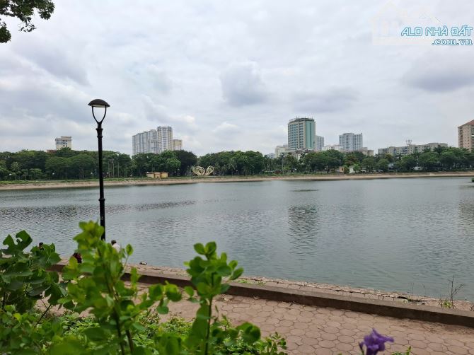 CỰC HIẾM! Bán đất view mặt hồ Linh Đàm 63m2 đường nhựa ô tô tránh giá chỉ 20 tỷ