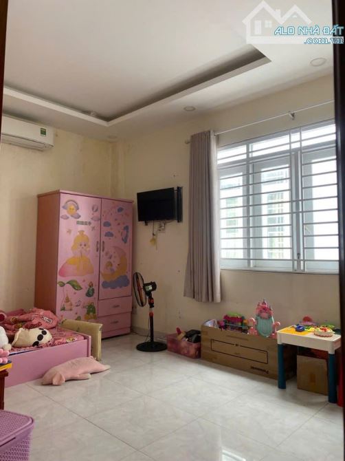 Biệt thự 2 lầu, HXH, Khu Bộ Công An, Quận 7. 320m2 - ngang 10m. Chỉ hơn 50tr/m - 11