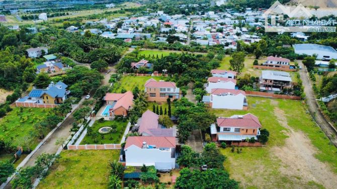 Cần bán đất biệt thự Giáng Hương gần trung tâm TP Nha Trang. Giá 20tr/m² - DT 273m².  - - 3