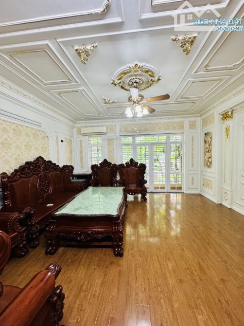 Bán nhà Kim Ngưu - Phân lô - Oto đỗ cửa - 75m2 - MT 5.2m - 24.5Tỷ