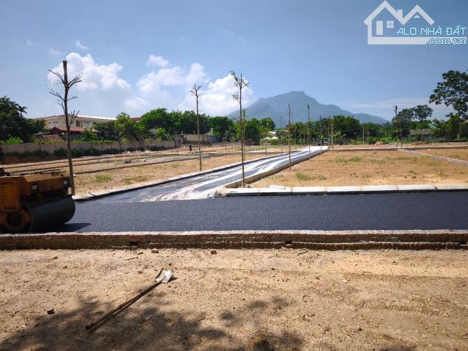 Đất phân lô, đẹp Ba Trại, Suối Hai, Ba Vì 303m, 150tc, view suối, oto tránh, 1.99tỷ - 1