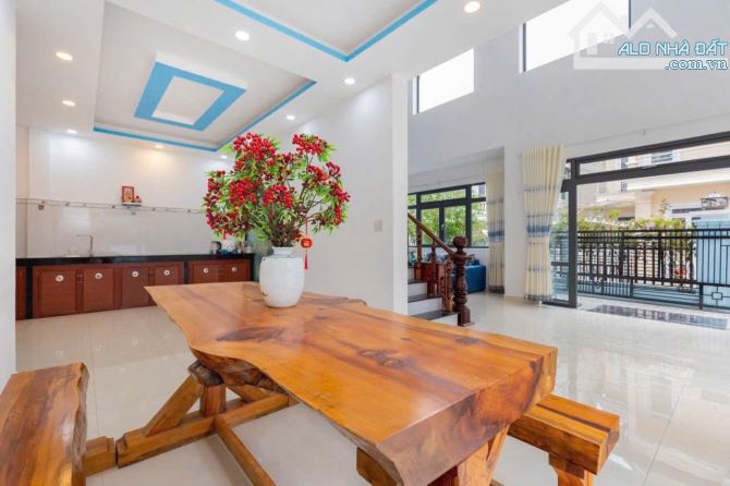 Giảm 2 Tỷ Bán Gấp Villa Hoàn Công Ngang 13m Đường Ô Tô Đang Kinh Doanh Lưu Trú 10.5 Tỷ - 1