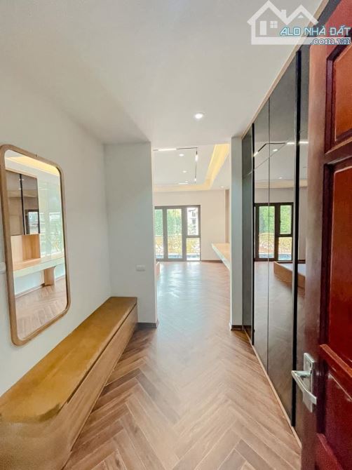 BÁN NHÀ LÁNG HẠ- HÀNG XÓM VINHOMES GALLERY GIẢNG VÕ - 60M2 - 5 TẦNG - 18.6 TỶ - Ô TÔ TRÁNH - 1