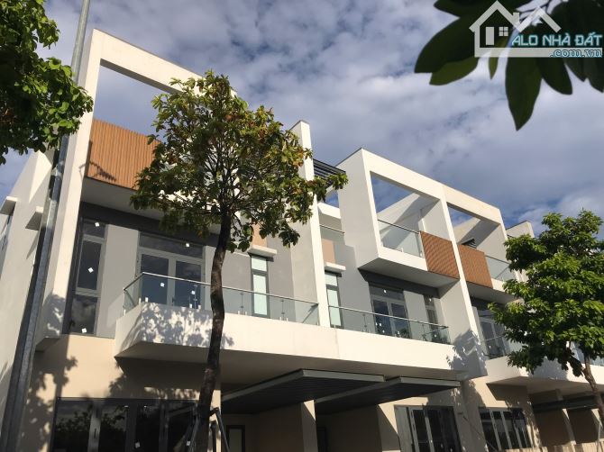 Bán nhà 3 tầng đẹp. hiện đại. cách mặt tiền Hoàng Quốc Việt 1 nhà. tp Huế - 1