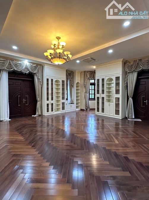 BIỆT THỰ MẶT TIỀN Ở BÌNH PHÚ QUẬN 6 (8 X 16) GIÁ 16,8 TỶ - 1