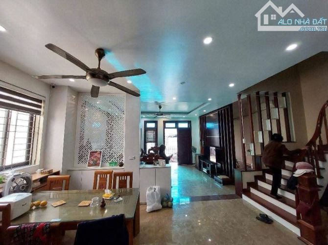 Bán Biệt thự Mini Ngũ Hiệp, Thanh Trì diện tích 125m2, 3 tầng LÔ GÓC ĐẸP MÊ LY - 1
