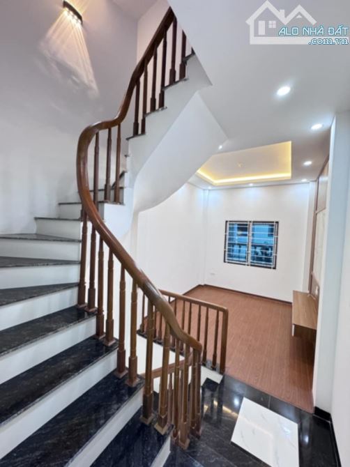 BÁN NHÀ LINH ĐÀM 5 TẦNG 4 PHÒNG NGÕ NÔNG Ô TÔ ĐỖ CỔNG 5.9 TỶ - 1