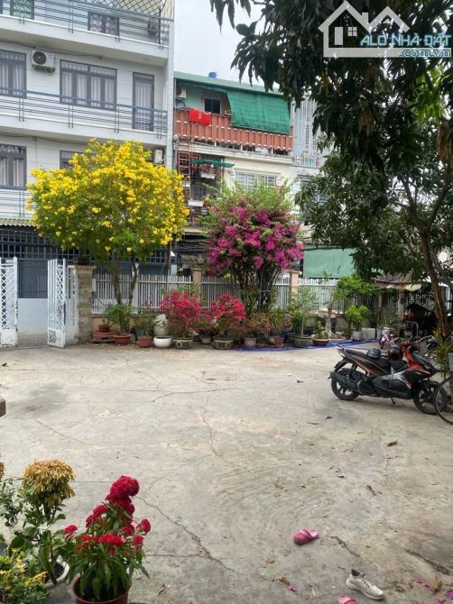 Biệt thự 2 lầu, HXH, Khu Bộ Công An, Quận 7. 320m2 - ngang 10m. Chỉ hơn 50tr/m - 1