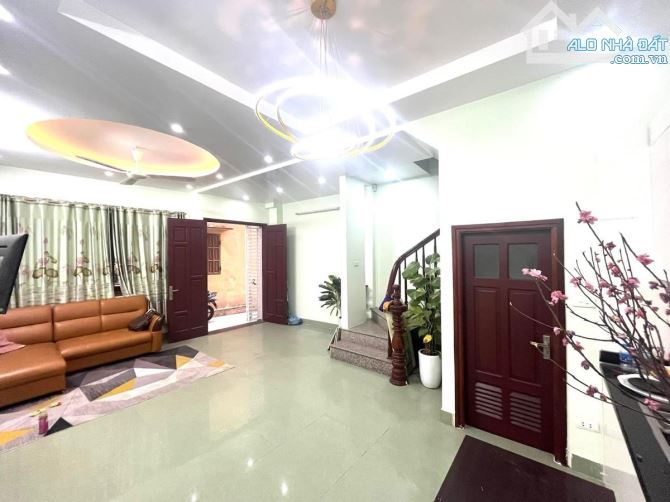 Nhà 35m2 Phố Lụa, Vạn Phúc, dân xây kiên cố, ngõ rộng, 10m ra ô tô - 1