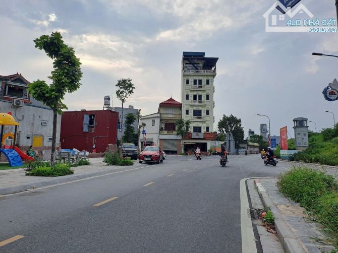 BÁN ĐẤT PHÚC LỢI, 70M2, MẶT TIỀN 5M, GIÁ 5.X TỶ, Ô TÔ THÔNG, LÔ GÓC SIÊU THOÁNG. - 1