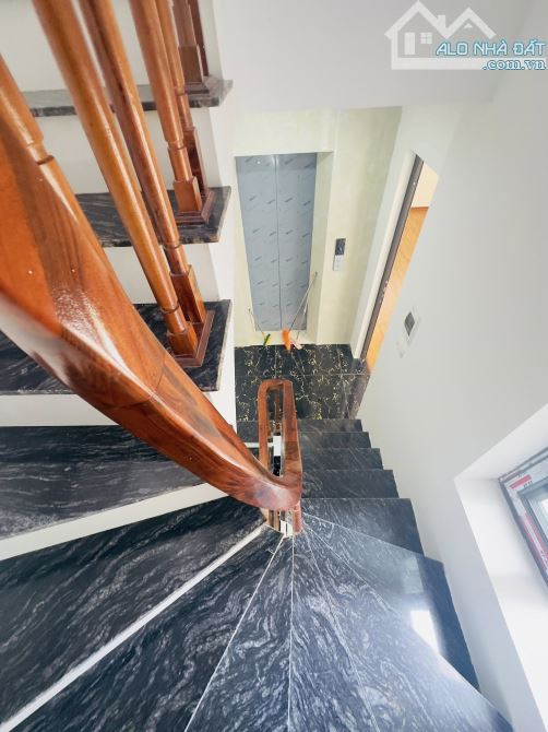 Hộ khẩu Hai Bà Trưng, nhà mới, thang máy, sân riêng, gần phố, DT 42m2, giá bán 8.9 tỷ - 1