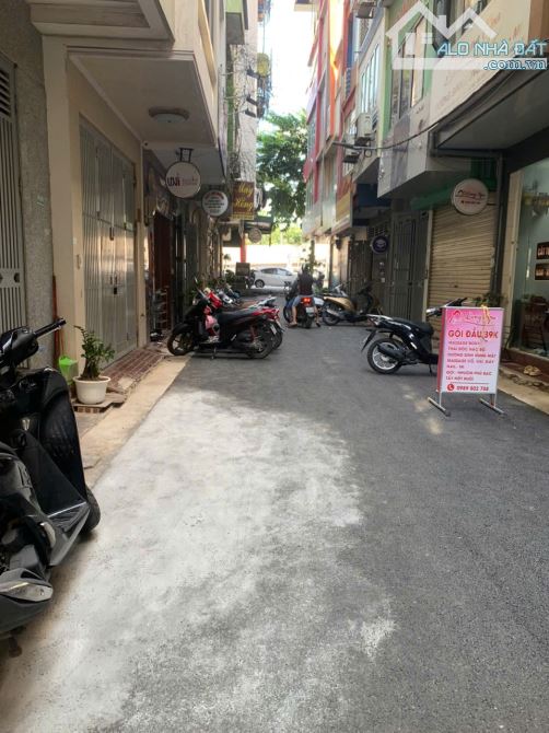 Bán nhà phân lô phố Trần Quốc Hoàn, Cầu Giấy 40m x6T đường ô tô tránh ngõ thông ra đường P - 1