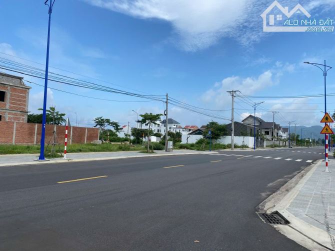 Bán lô góc biệt thự 2 mặt tiền đường Phan Bội Châu và Nguyễn Lân Phường Bà Rịa - 1