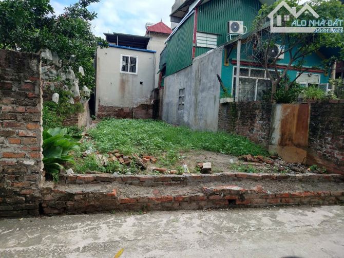 Thanh khoản lô đất ba bước ra trường tiểu học Bùi Quang Mại, Mạch Lũng, Đại Mạch, gần Ô tô - 1