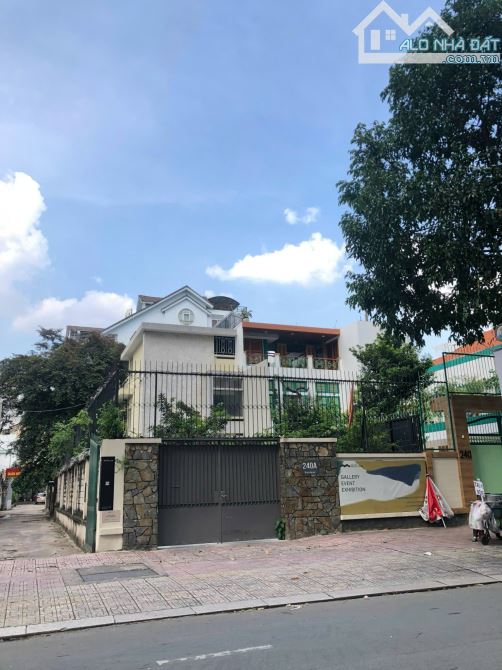 Căn góc 2 mặt tiền 240 Pasteur, P. Võ Thị Sáu, Quận 3 (cũ). Tổng DT đất: 335m2. Chỉ:200 tỷ - 1