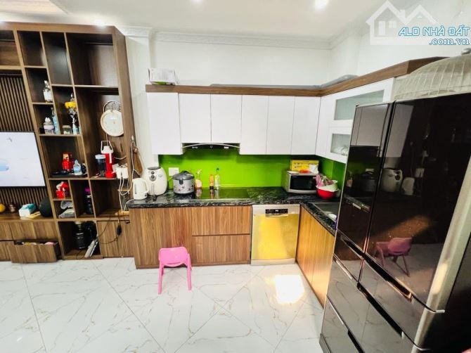 Bán Nhà! Phạm Văn Đồng-Nhà Đẹp-2 Thoáng-Gần Oto-Full Nội Thất-35m 5 Tầng Mt4,5m Nhỉnh 7 Tỷ - 1
