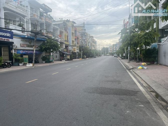 Bán Biệt Thự MT đường số 26 khu Bình Phú p.10, Q.6.DT:12x19m, 3 tấm, giá 60 tỷ. - 1