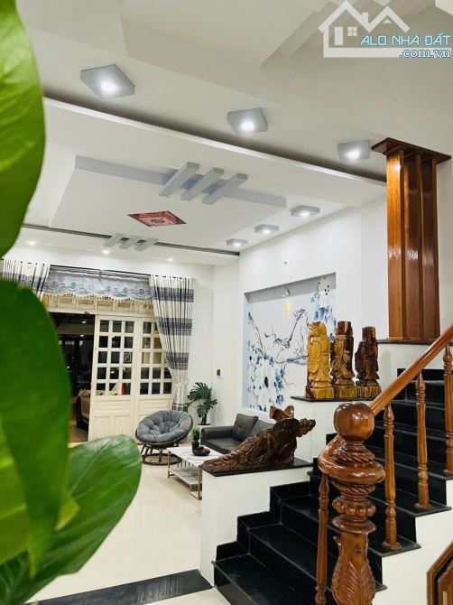 SẬP HẦM NHÀ 3 TẦNG MỚI ĐẸP CÙ CHÍNH LAN Ô TÔ NGỦ TRONG SÂN DT 113M2 NGANG 5.1M CHỈ 6.2 TỶ - 1