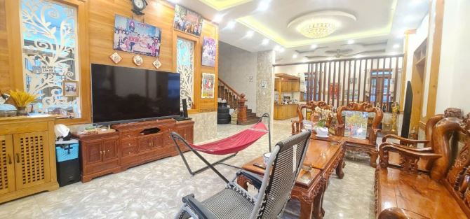Bán biệt thự xịn xò thành phố biên hòa  + diện tích đất: 15x20  + hiện trạng 1 trệt 2 lầu - 1
