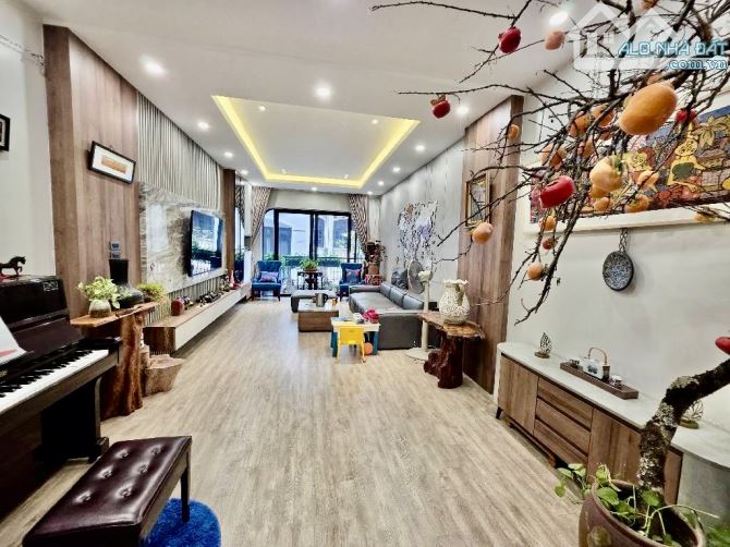 Bán Nhà Nguyễn Văn Cừ, Gia Thuỵ 78m2-2x tỷ-GARA Ô TÔ 7 CHỖ-THANG MÁY-FULL NỘI THẤT XỊN - 1
