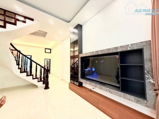 NHÀ ĐẸP Ở NGAY CỔ NHUẾ BẮC TỪ LIÊM 4 TẦNG 48M2 Ô TÔ GẦN NHÀ VÀI BƯỚC RA PHỐ - 1