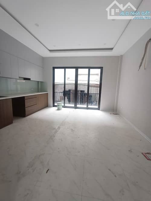 NHÀ PHÂN LÔ -  Ô TÔ TRÁNH  - NHÀ ĐẸP -  GIÁ NGON - THOÁNG TRƯỚC SAU - 2