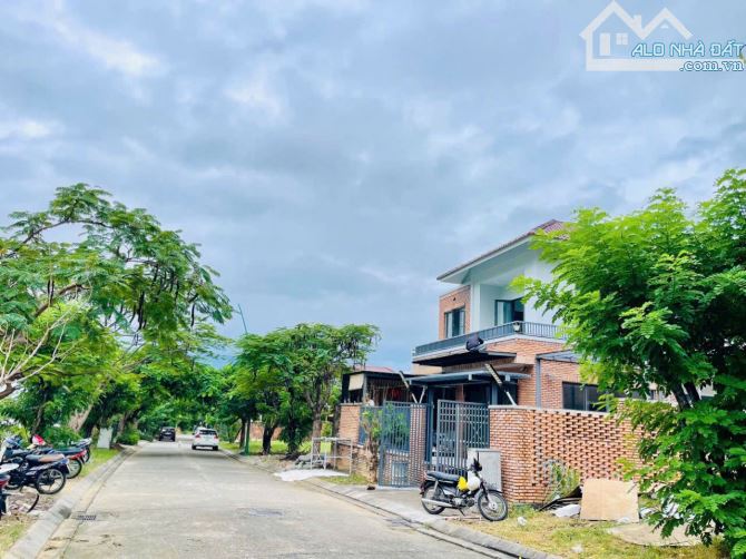 Cần bán đất biệt thự Giáng Hương gần trung tâm TP Nha Trang. Giá 20tr/m² - DT 273m².  - - 4