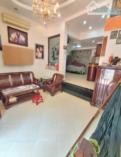 BÁN NHÀ ĐẸP - TK ĐỘC - HUỲNH VĂN BÁNH - NGUYỄN VĂN TRỖI - Q.PN. 3 TẦNG 60M2. CHỈ 10 Tỷ. - 2