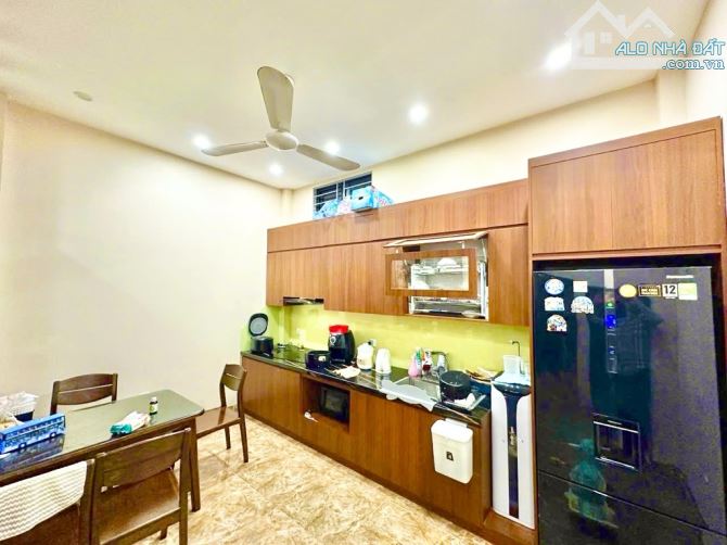Bán nhà Phúc Xá Ba Đình.DT:40M2 x 3T..MT: 3,2M.. Ô TÔ ĐỖ CỬA 2 MT..SĐCC.. GIÁ: 12,6 tỷ - 2