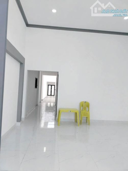 Nhà cấp 4, SHR, 80m2, Tân Thạnh Đông, Giá chỉ 970 Triệu. - 2