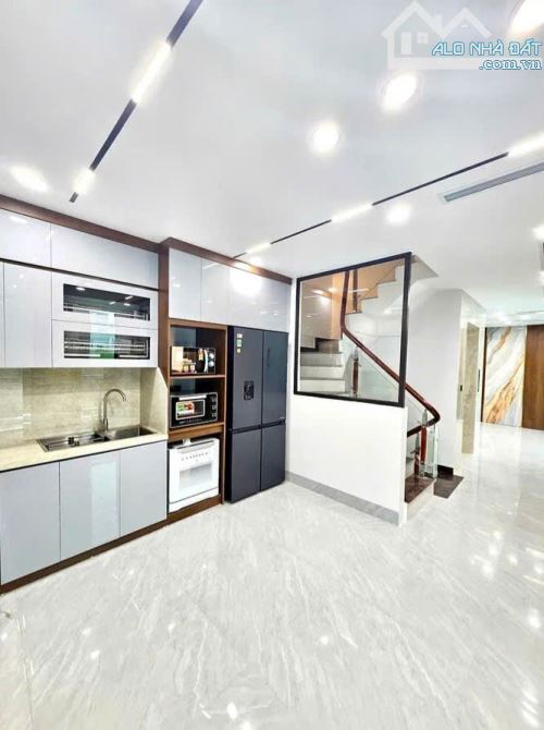 LÔ GÓC NGỌC THỤY_65m² x 5T_MT 13m_Giá 19.8 tỷ - 2