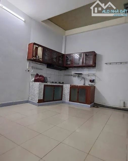 Bán Gấp Nhà Hẻm Xe Hơi Dương Bá Trạc, Q8 - 74m², 3 Tầng - 10,95TỶ - 2