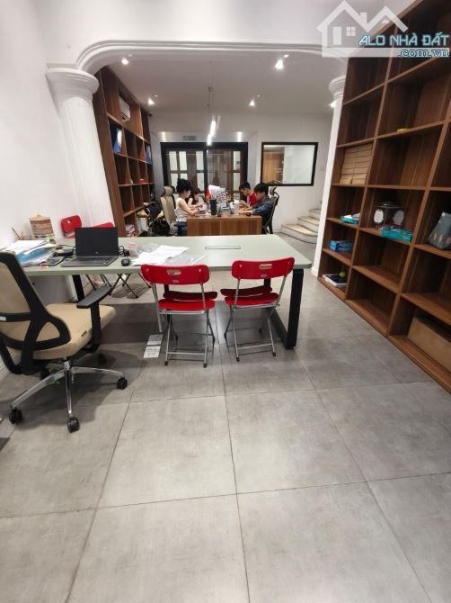PHÂN LÔ ĐỐNG ĐA - Ô TÔ TRÁNH KINH DOANH - 110M - 35 Tỷ - 2