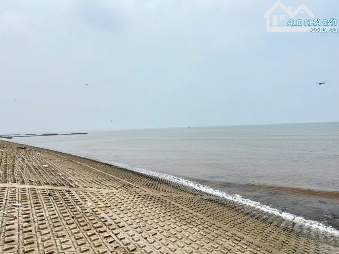 Siêu phẩm đất biển Quất Lâm lô góc 3 mặt cực thoáng đường ô tô, 77m2 mt7m chỉ hơn tỷ - 2