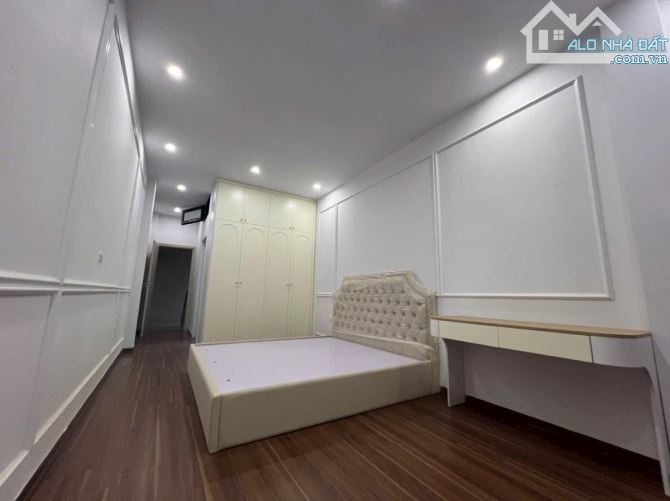 Nhà ở Văn Quán, Hà Đông, dân xây 4 tầng, lô góc, ngõ ba gác, gần ô tô, giá chỉ 7.3 tỷ - 2