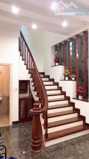 Bán nhà Lạc Trung HBT - Phân lô - Gara- 80m2 - MT 7m - 25.3 tỷ - 2