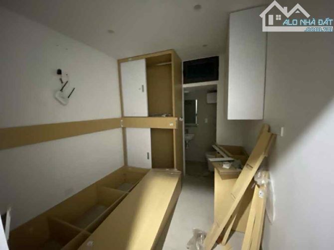 HOÀNG QUỐC VIỆT CẦU GIẤY, 5 TẦNG THANG MÁY, DT40M2 MT4M, Ô TÔ ĐỖ. Tc 12tỷ - 2