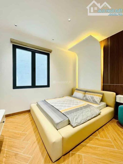 Cần tiền,Bán gấp,Nhà Quận2 Nguyễn Văn Kỉnh,65m2 Giá 5tỷ680(4PN5WC),Hẻm 5m - 2