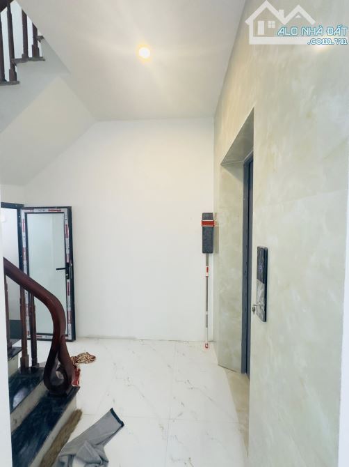 Hộ khẩu Hai Bà Trưng, nhà mới, thang máy, sân riêng, gần phố, DT 42m2, giá bán 8.9 tỷ - 2